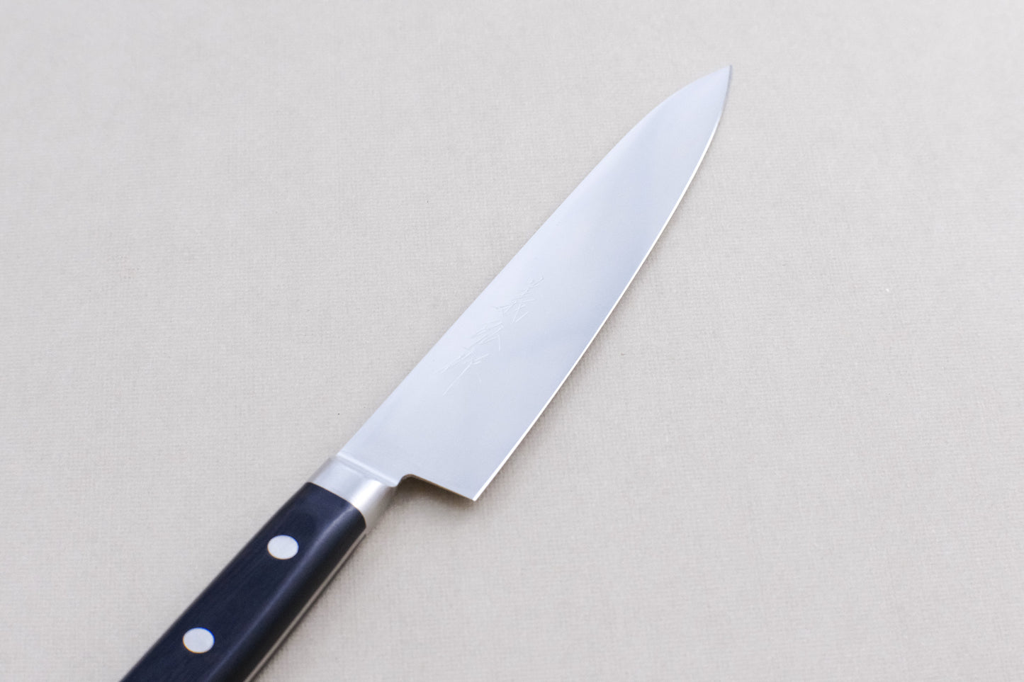 Yamawaki 8A Edelstahl Petty 150 mit Pakka-Griff