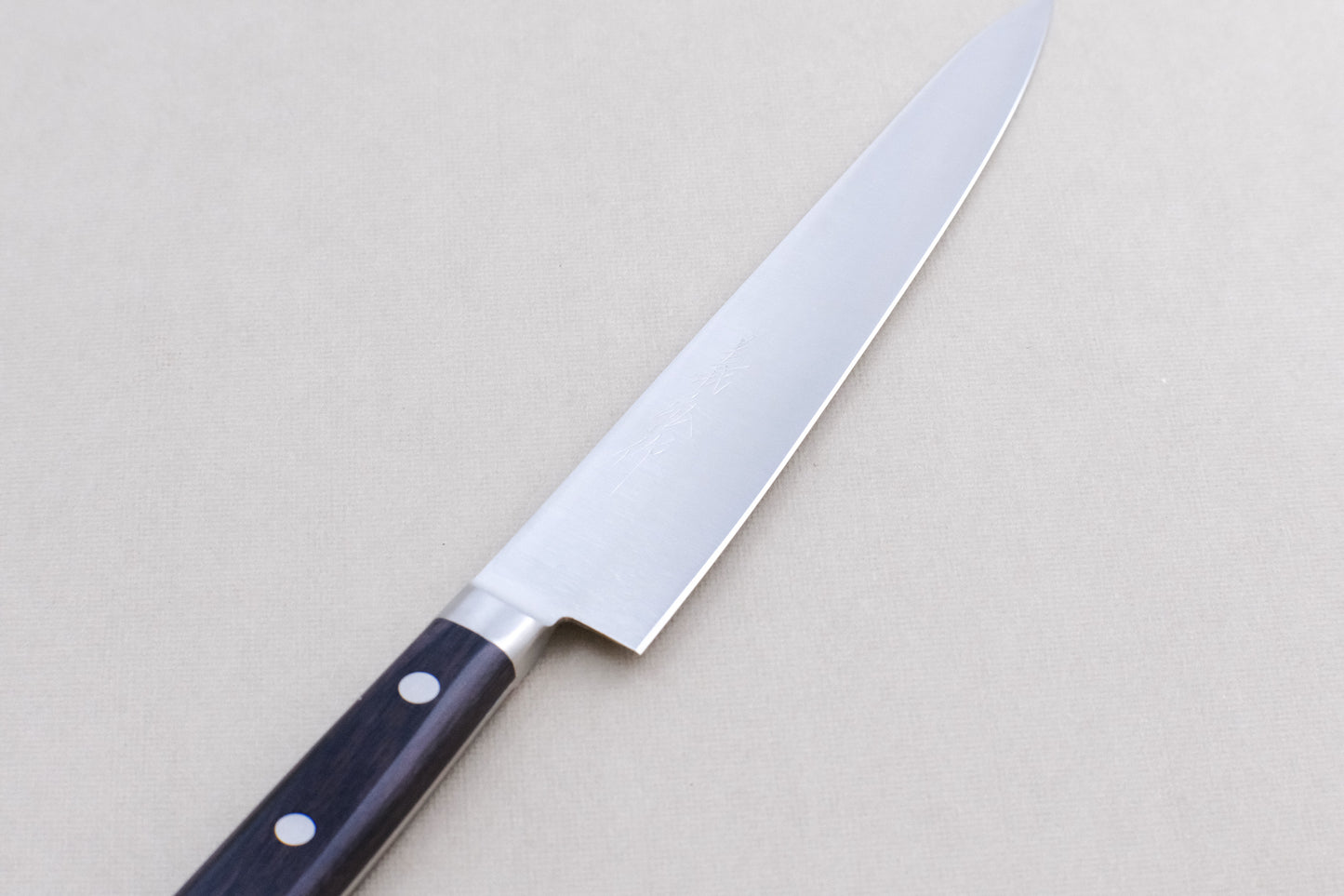 Yamawaki 8A Edelstahl Petty 180 mit Pakka-Griff