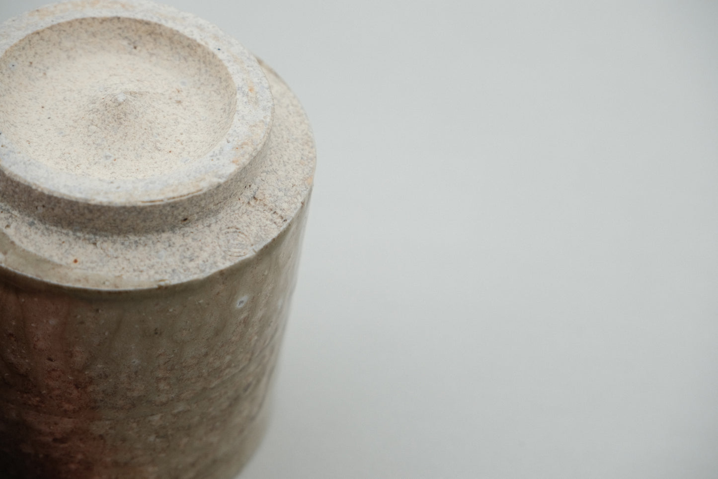 Azmaya Igayaki large straight teacup with a pine ash glaze made at the Kōbo kiln in Mie