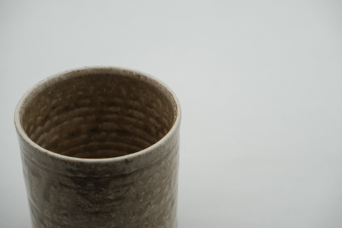 Azmaya Igayaki large straight teacup with a pine ash glaze made at the Kōbo kiln in Mie