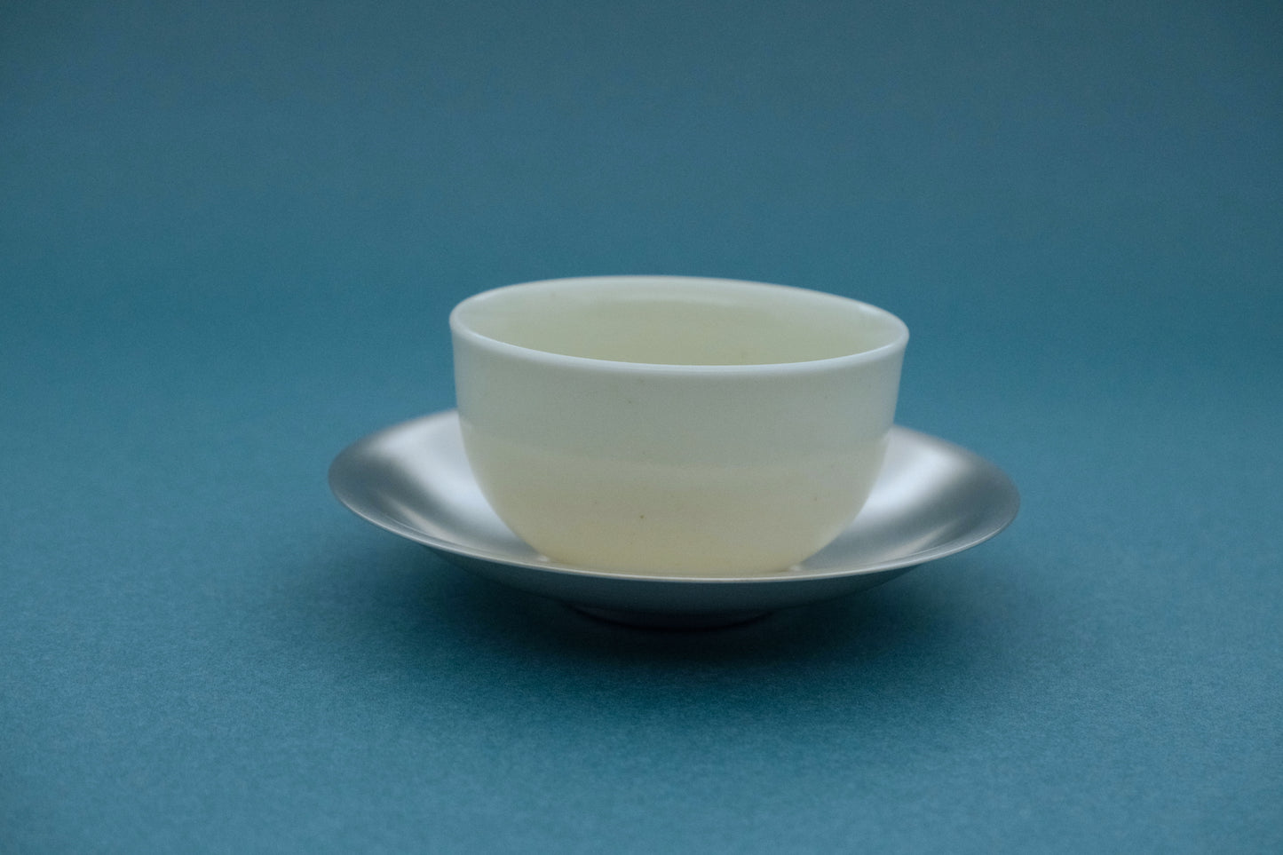 Azmaya Chataku Teetasse Untertasse aus verzinntem Kupfer von Shinkō Kinzoku in Niigata