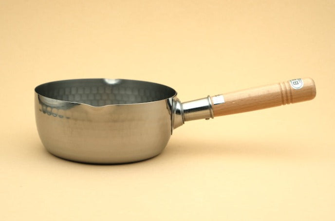 Yukihira sauce pan made of stainless steel with a wooden handle 16