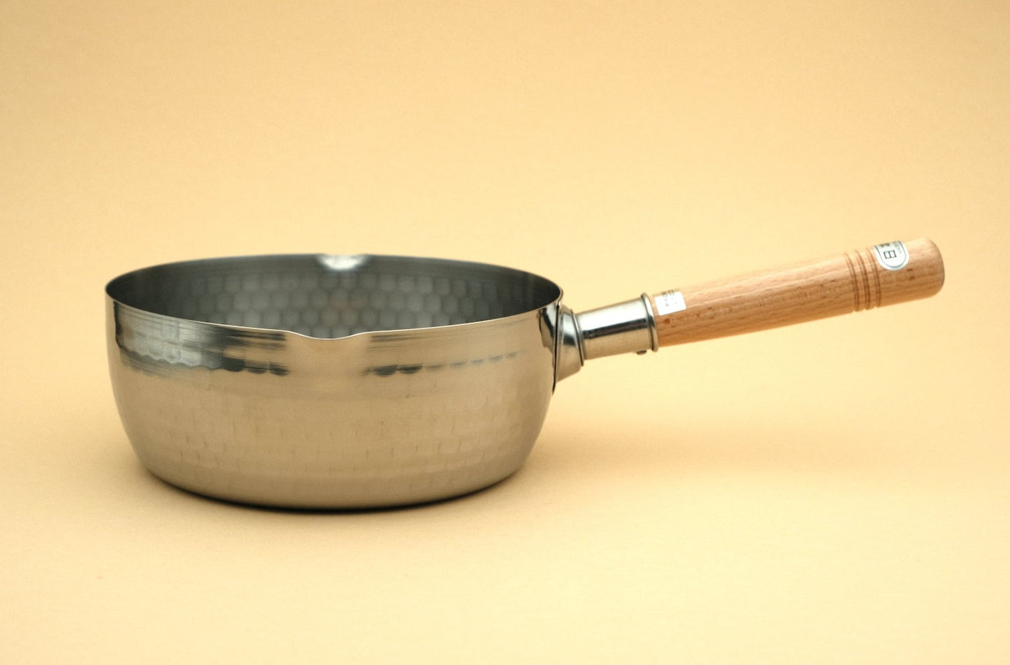 Yukihira sauspan van RVS met houten handvat 20