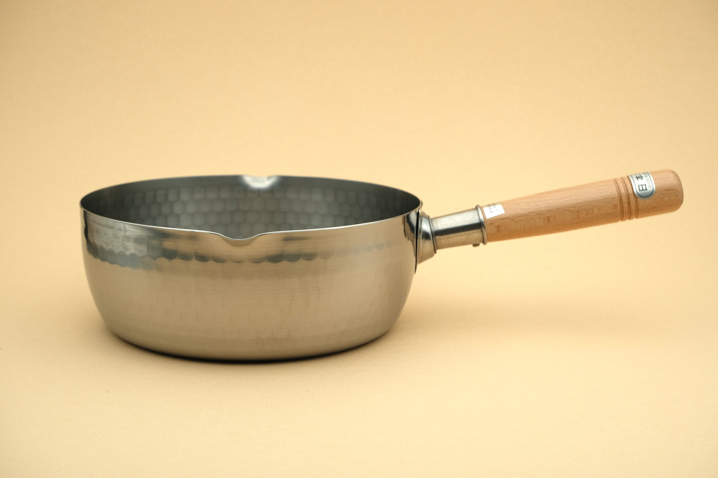 Yukihira sauspan van RVS met houten handvat 22