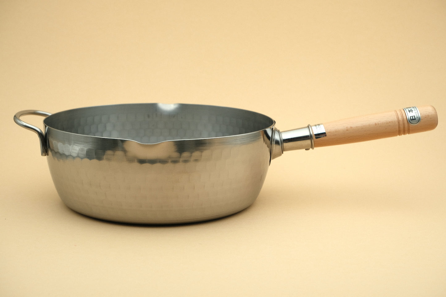Yukihira sauspan van RVS met houten handvat 22
