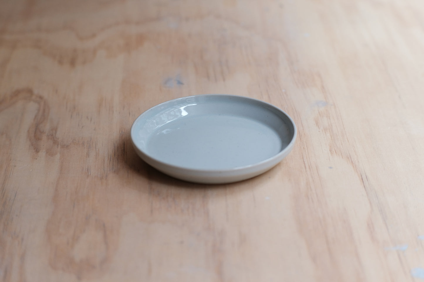 Kinto RIM Hasami ware plate earth grey 115 mm