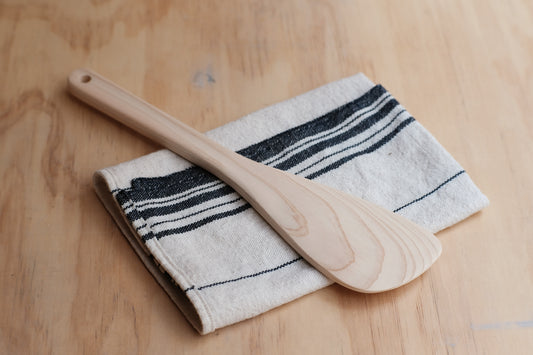 Turning spatula with made of hinoki wood