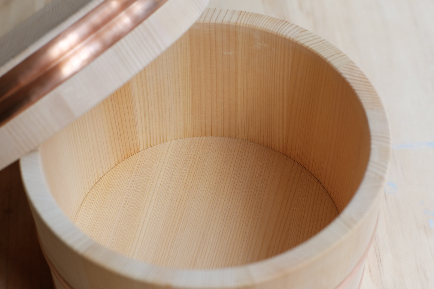 Kanto style ohitsu rice warmer made of sawara wood