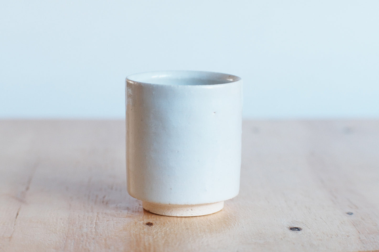 Azmaya Igayaki large straight teacup with a white glaze made at the Kōbo kiln in Mie