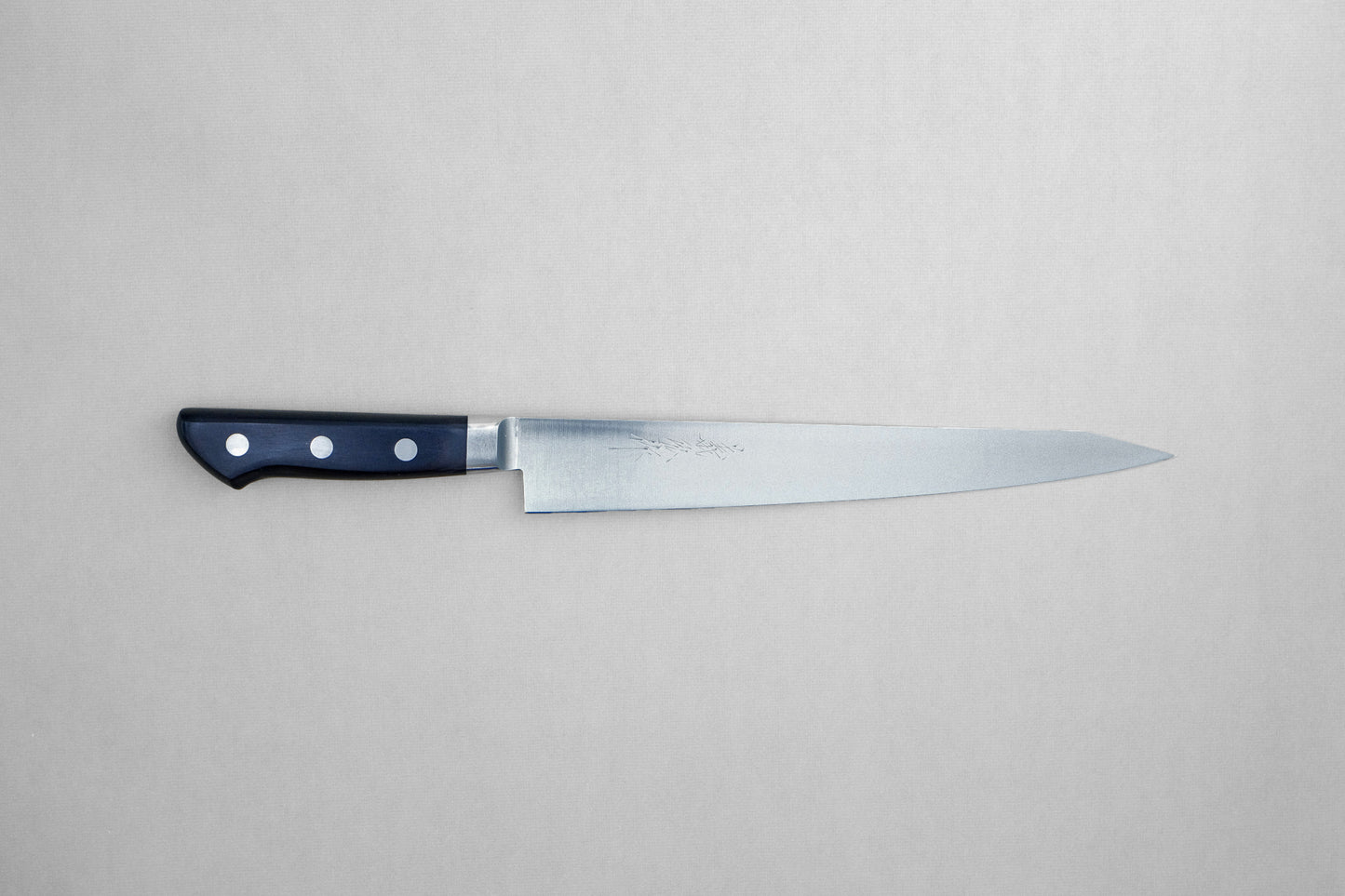 Yamawaki 8A roestvrij staal sujihiki 240 met een pakka handvat